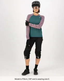 Tarn Merino Long Sleeve - Abyss / Mauve