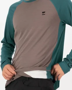 Tarn Merino Long Sleeve - Iron / Abyss