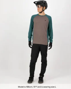 Tarn Merino Long Sleeve - Iron / Abyss