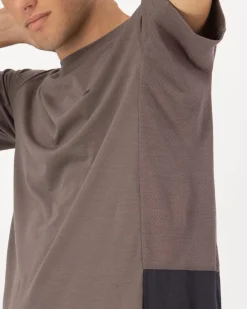 Tarn Merino T-Shirt - Iron / 9 Iron